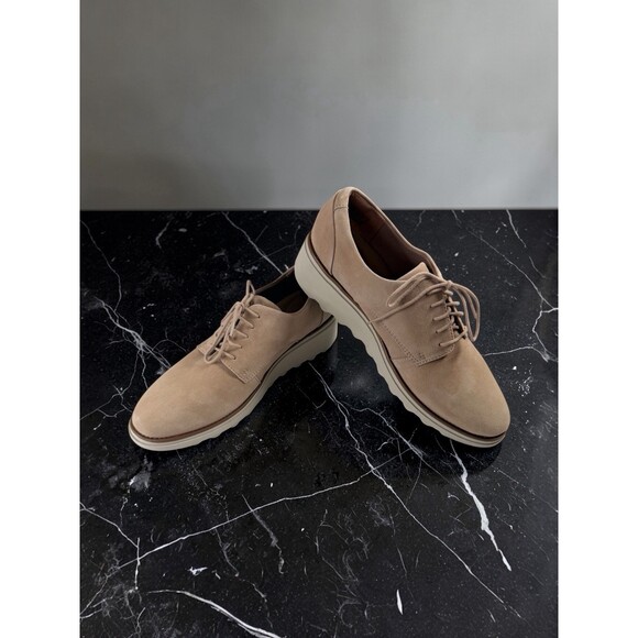 Clarks Shoes - Clarks Collection Ultimate Comfort Women's 9.5 Tan Suede Oxford Lace-Up